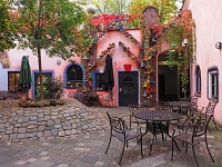 pa224821 1  Hunderwasserhaus Oktober 2019 : Hundertwasser, Magdeburg