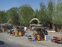 am Strassenrand  Usbekistan 2018