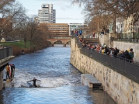 Spaziergang in  Hannover am  8.01.2023  Leinewelle