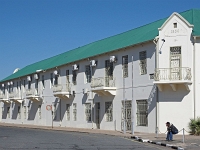 p6300080 1  um den Bahnhof