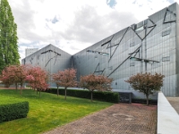 im Garten  Jüdisches Museum Berlin, Mai 2022 : Jüdisches Museum, Berlin, Mai 2022