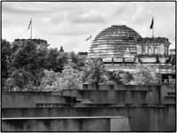 Berlin, Mai 2022  Holocaust Mahnmal und Reichstag : Berlin, Mai 2022, Regierungsviertel