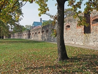 entlang der Elbe mit Festungsanlage  Magdeburg Oktober 2019 : Magdeburg