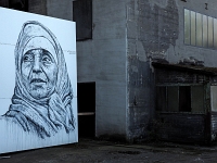 Rundgang durch die Hütte  UrbanArt Biennale® 2017: Hendrik Beikirch, Rakouch Timallizene