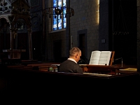 p4301243 1  seven_out